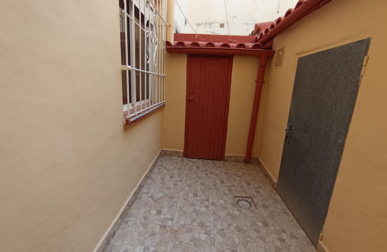 Aus zweiter Hand - Wohnung -
Torrevieja - El Limonar