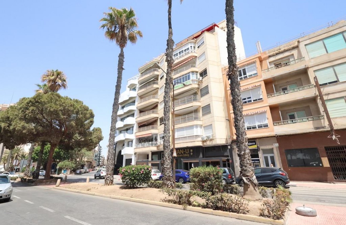 Z drugiej ręki - Mieszkanie w bloku -
Torrevieja - Costa Blanca