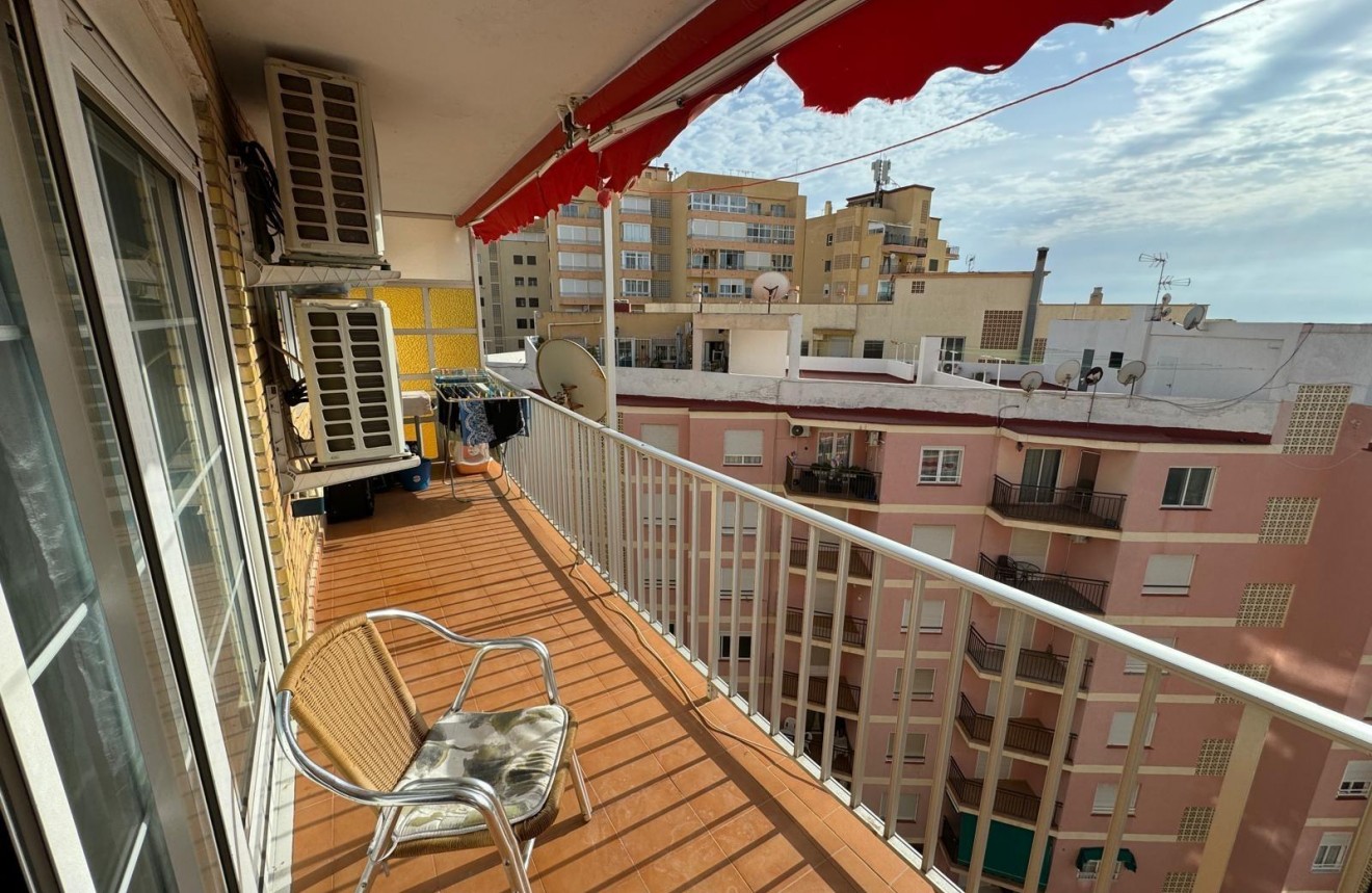 Resale - Apartment / flat -
Torrevieja - Playa del Cura