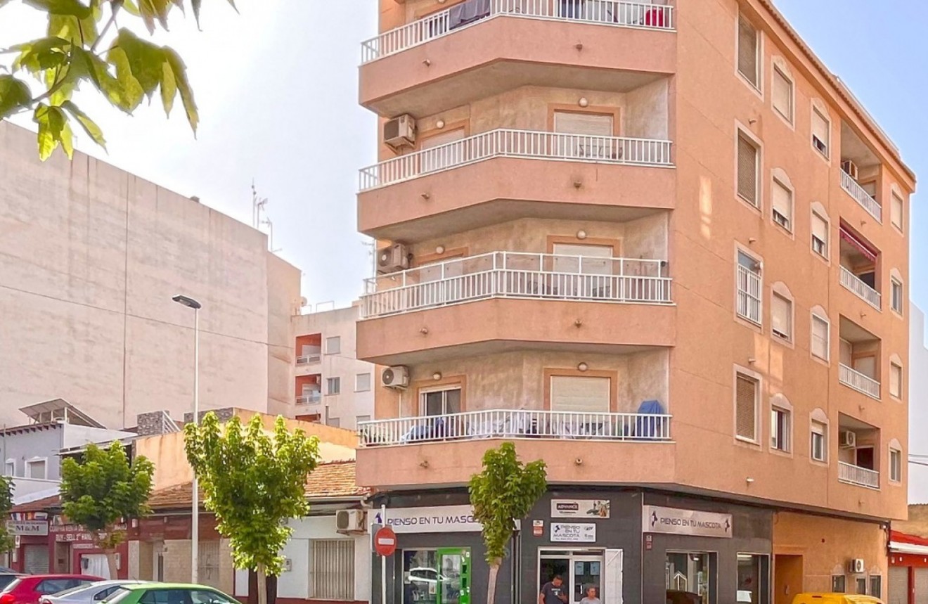 Z drugiej ręki - Mieszkanie w bloku -
Torrevieja - Costa Blanca