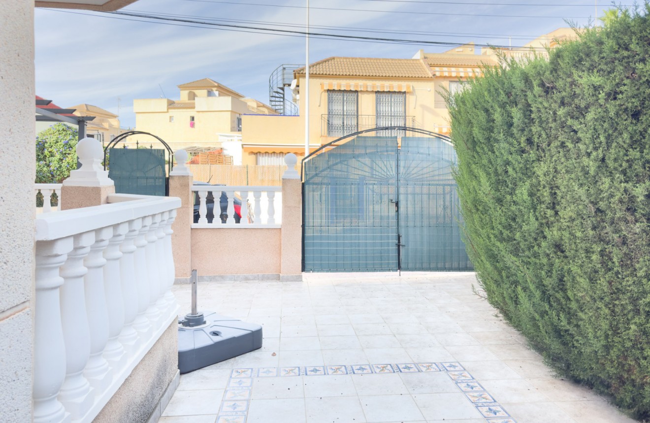 Tweedehands - Appartement / flat -
Torrevieja - Costa Blanca