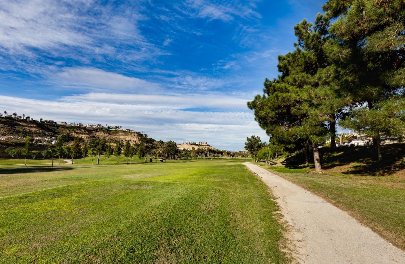 Z drugiej ręki - Szalet -
Ciudad Quesada - Costa Blanca