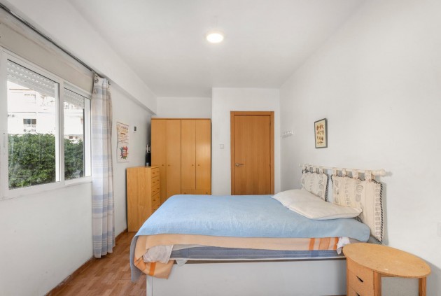 Tweedehands - Appartement / flat -
Torrevieja - Estacion de autobuses