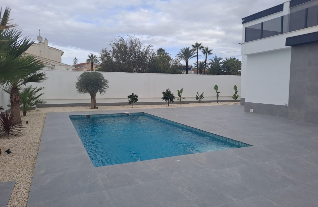 Resale - Chalet -
Ciudad Quesada - Costa Blanca