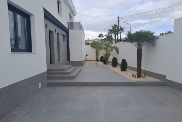 Resale - Chalet -
Ciudad Quesada - Costa Blanca