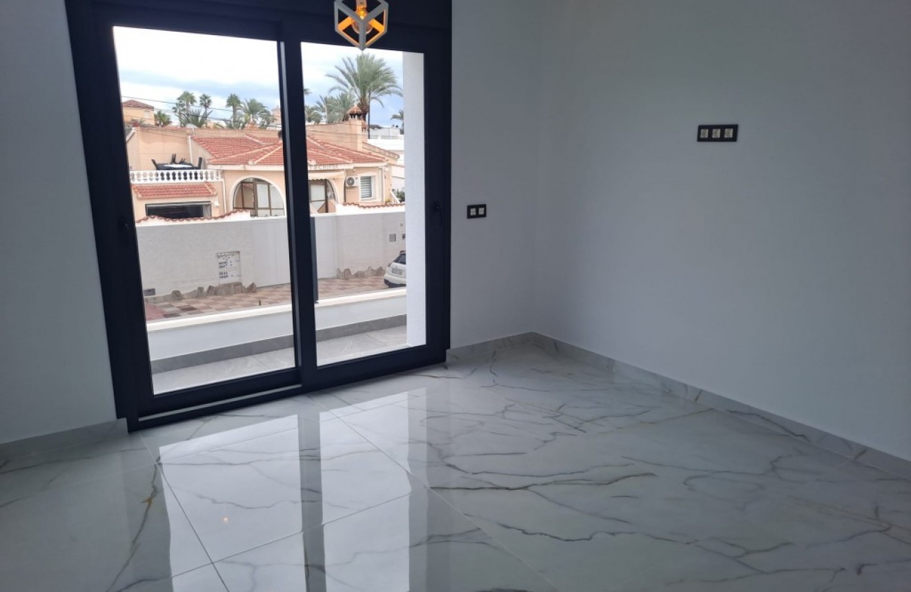 Resale - Chalet -
Ciudad Quesada - Costa Blanca