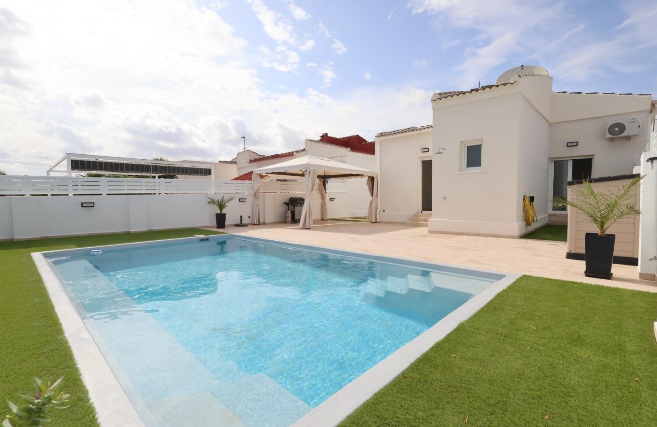 Aus zweiter Hand - Chalet -
Torrevieja - Costa Blanca