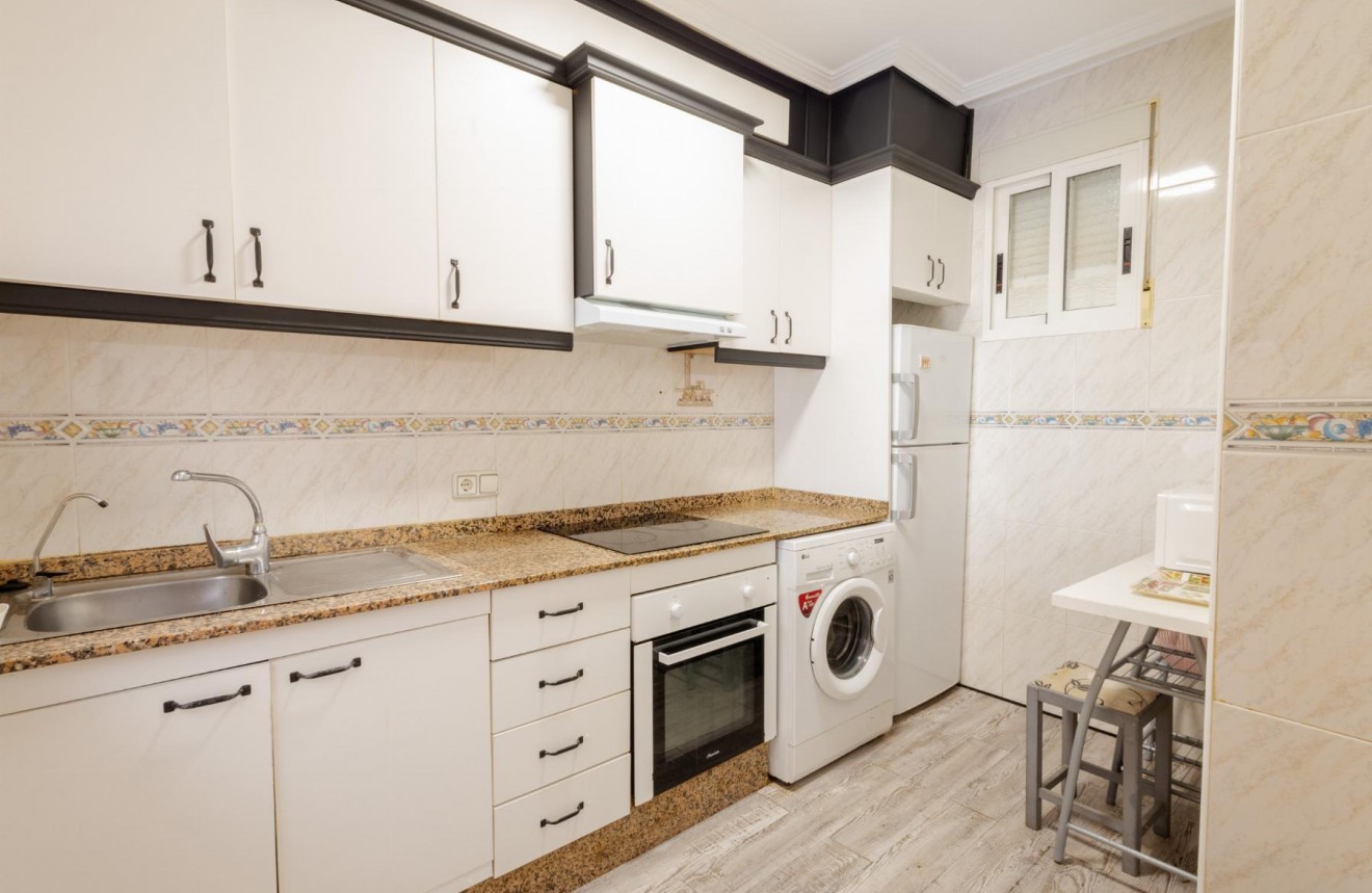 Resale - Apartment / flat -
Torrevieja - Costa Blanca