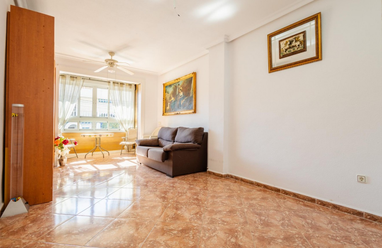 Resale - Apartment / flat -
Torrevieja - Costa Blanca