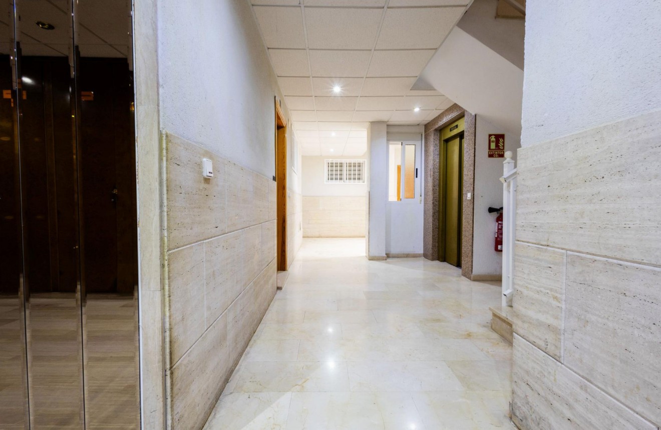 Resale - Apartment / flat -
Torrevieja - Costa Blanca