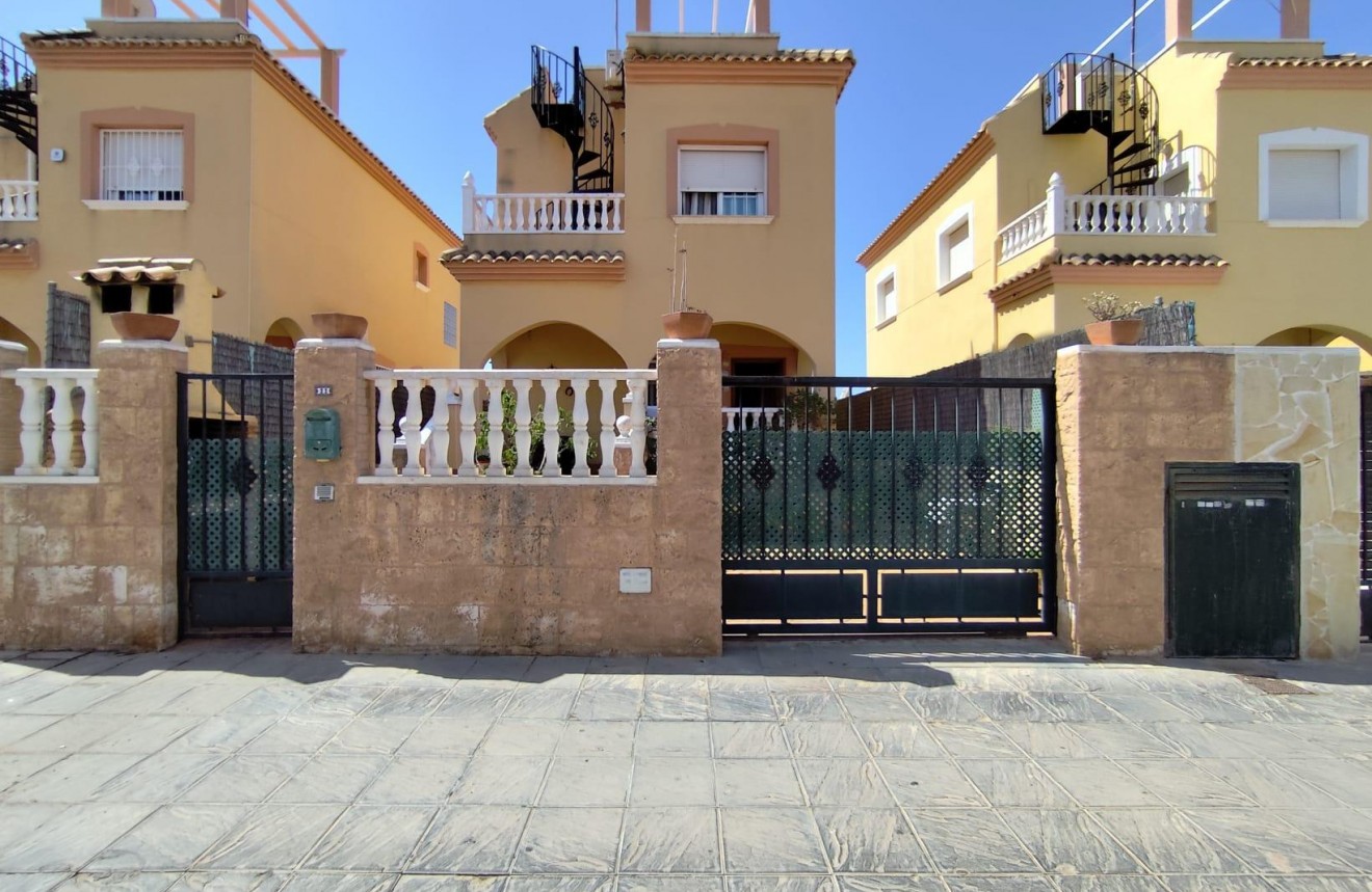 Resale - Chalet -
Torrevieja - Aguas Nuevas 1