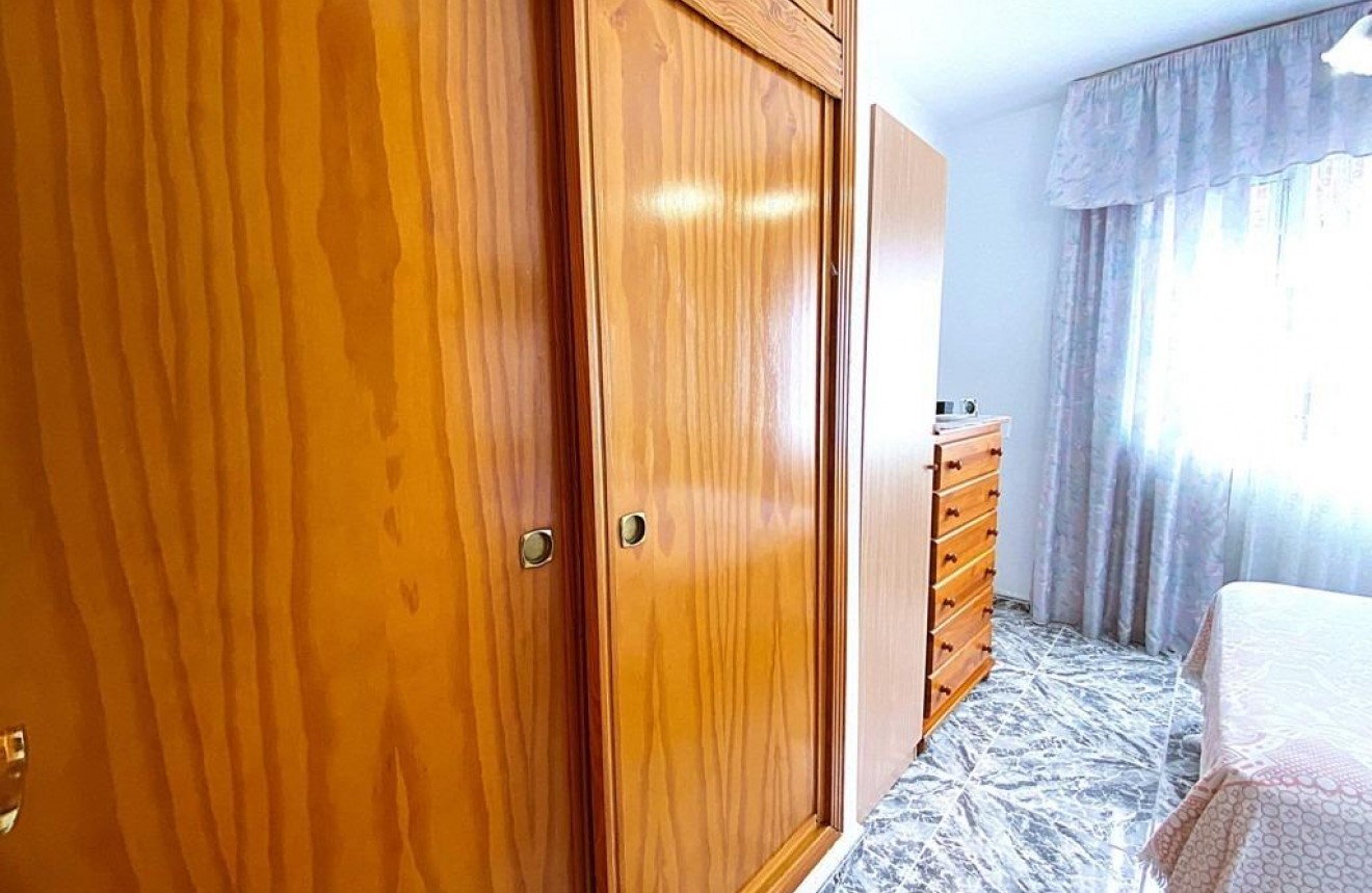 Resale - Apartment / flat -
Torrevieja - Playa del Cura