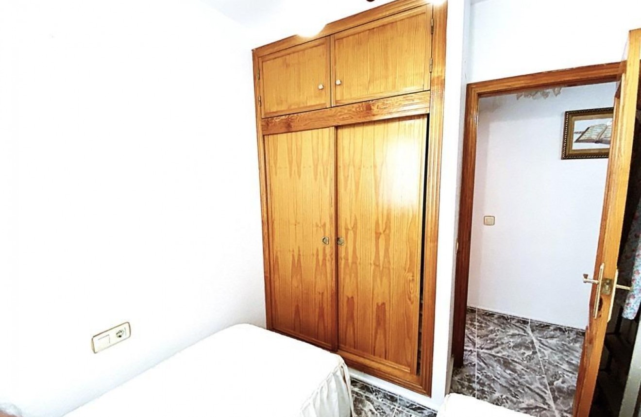 Resale - Apartment / flat -
Torrevieja - Playa del Cura