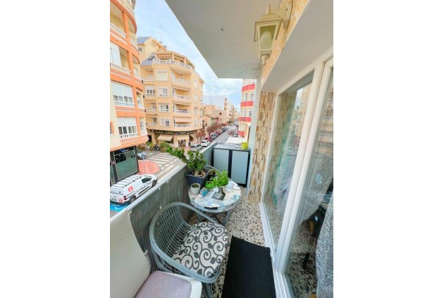 Tweedehands - Appartement / flat -
Torrevieja - Centro