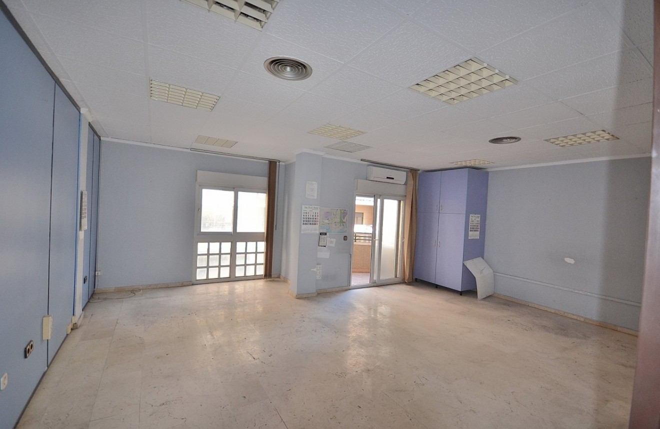 Segunda mano - Apartamento / piso -
Torrevieja - Centro