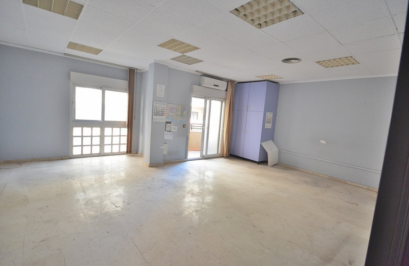 Segunda mano - Apartamento / piso -
Torrevieja - Centro