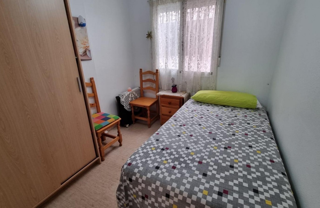 Segunda mano - Apartamento / piso -
Torrevieja - El molino