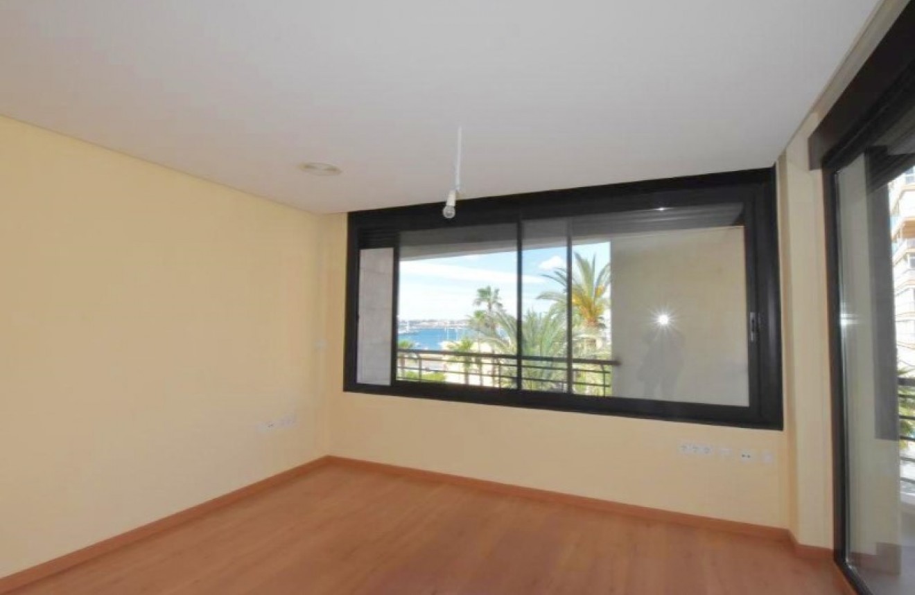 D'occasion - Appartement -
Torrevieja - Costa Blanca