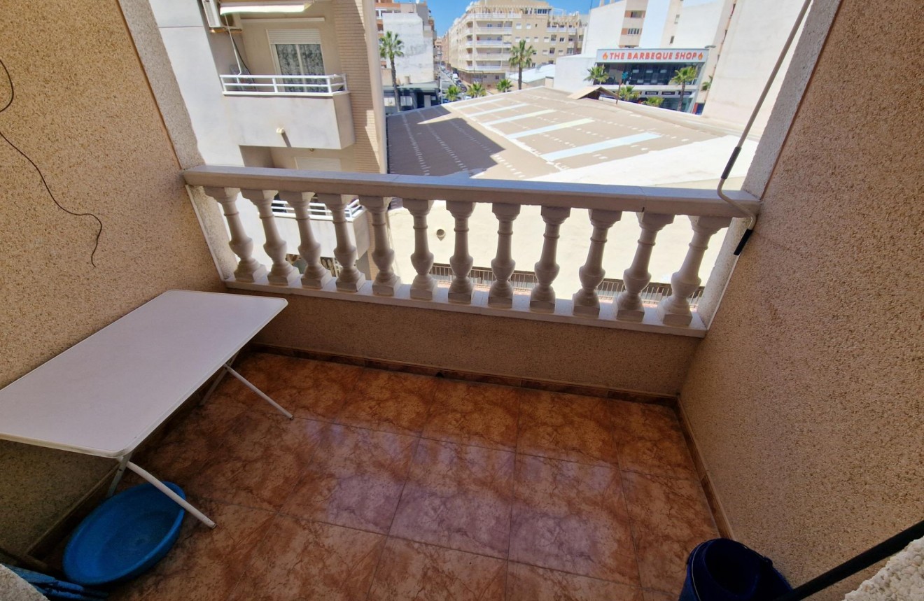 Resale - Apartment / flat -
Torrevieja - Nueva Torrevieja