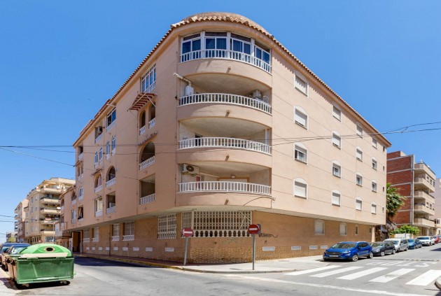 Z drugiej ręki - Mieszkanie w bloku -
Torrevieja - Costa Blanca