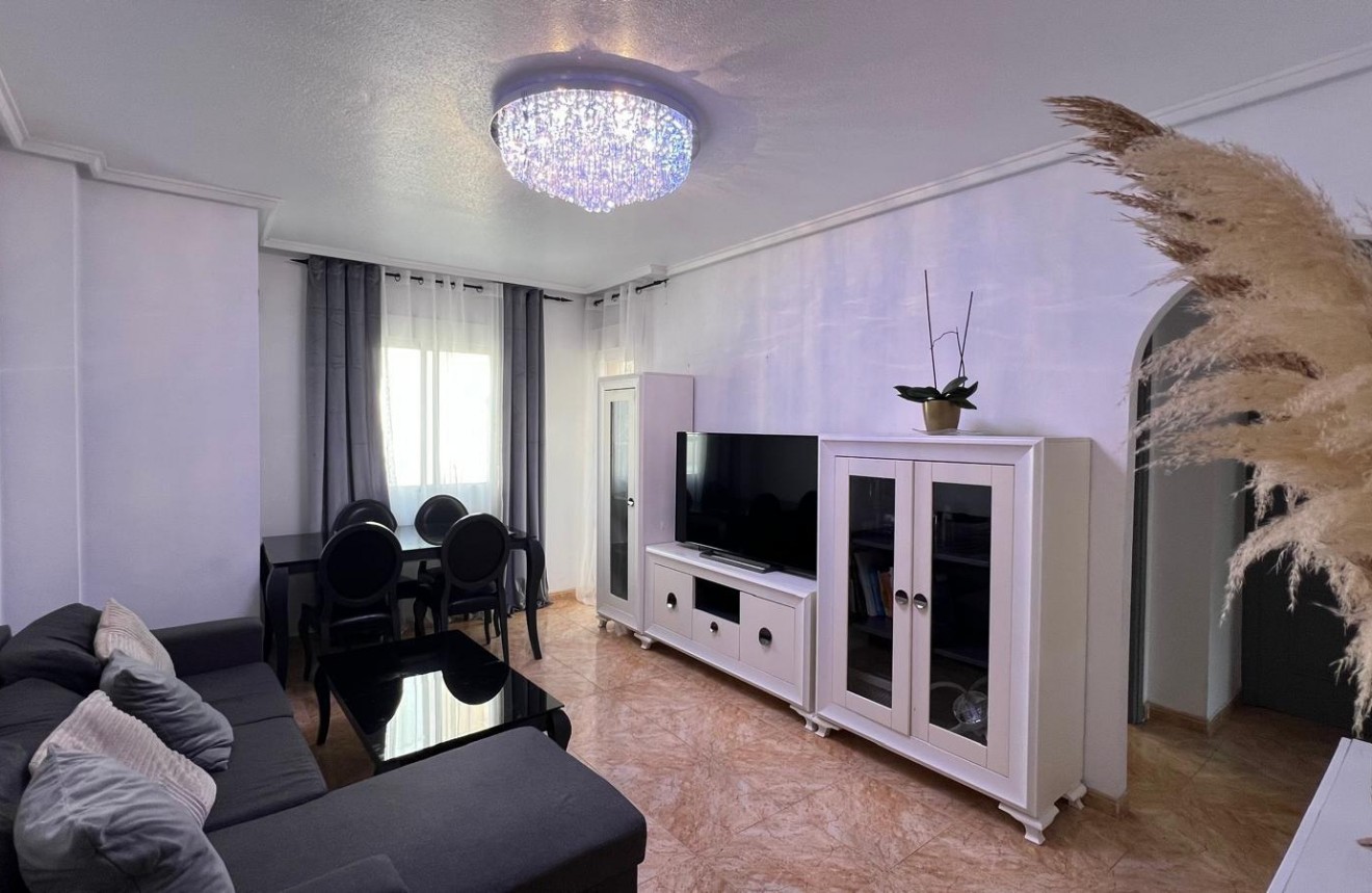 Tweedehands - Appartement / flat -
Torrevieja - Centro