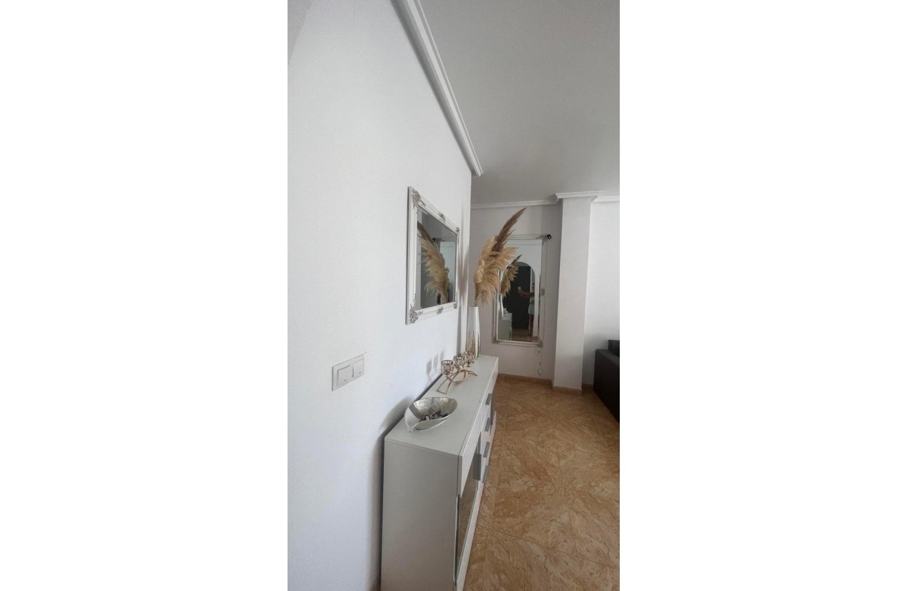 Tweedehands - Appartement / flat -
Torrevieja - Centro