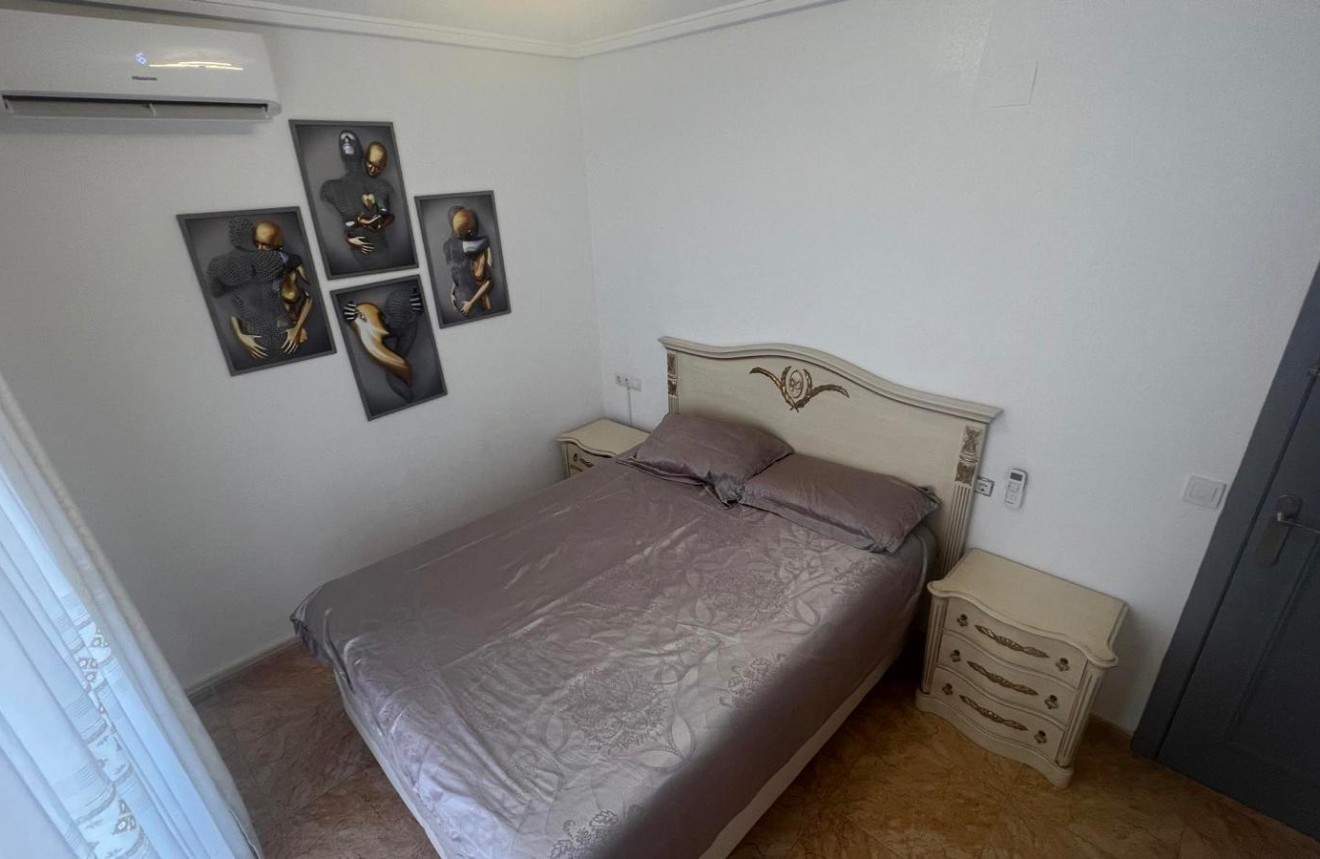 Tweedehands - Appartement / flat -
Torrevieja - Centro