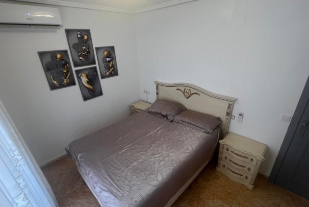 Tweedehands - Appartement / flat -
Torrevieja - Centro