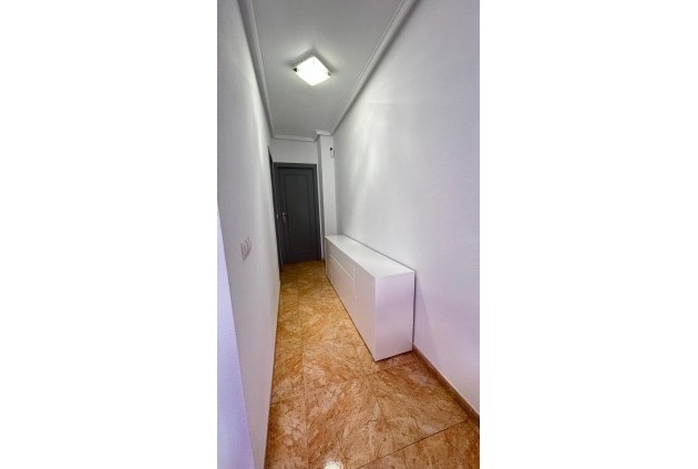 Tweedehands - Appartement / flat -
Torrevieja - Centro