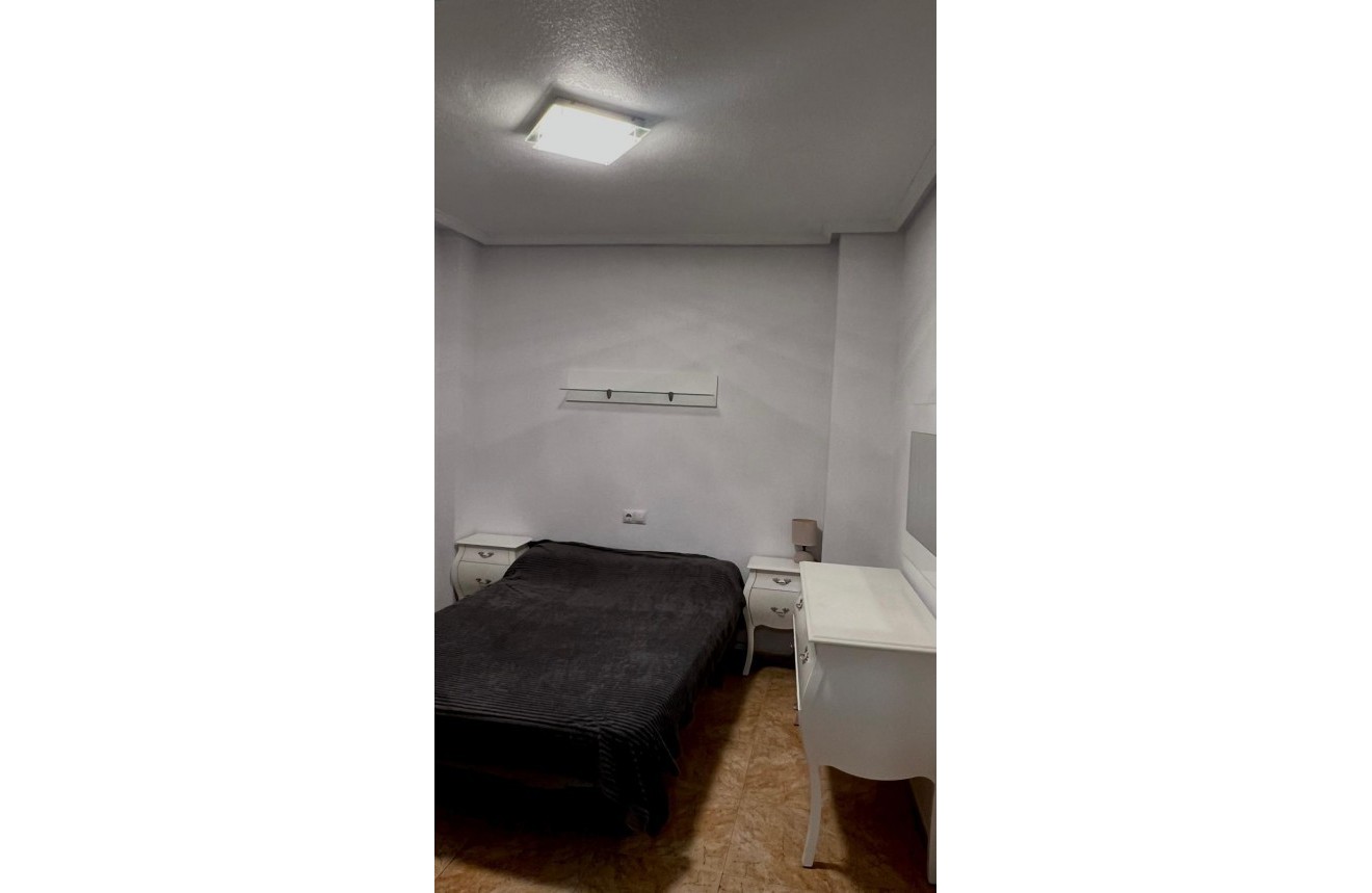 Tweedehands - Appartement / flat -
Torrevieja - Centro