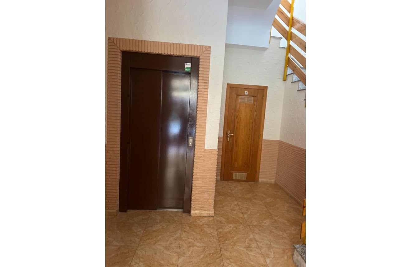 Tweedehands - Appartement / flat -
Torrevieja - Centro