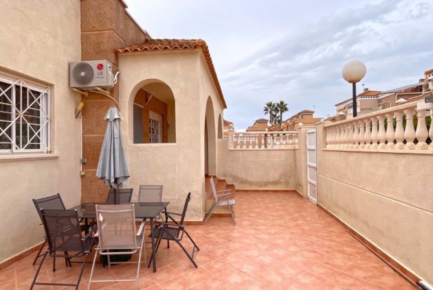 Resale - Chalet -
Torrevieja - Costa Blanca