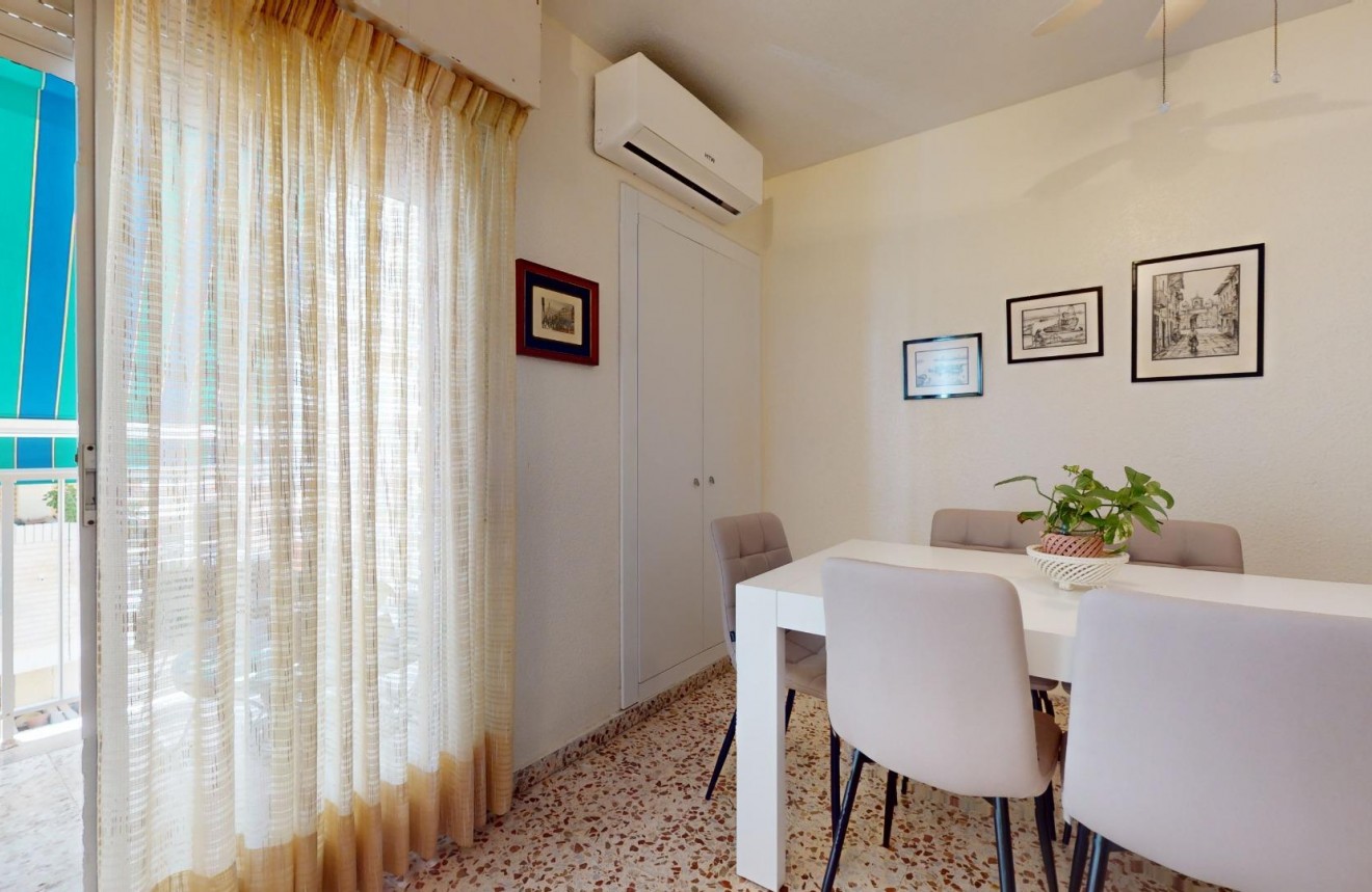 Tweedehands - Appartement / flat -
Torrevieja - Playa del Cura