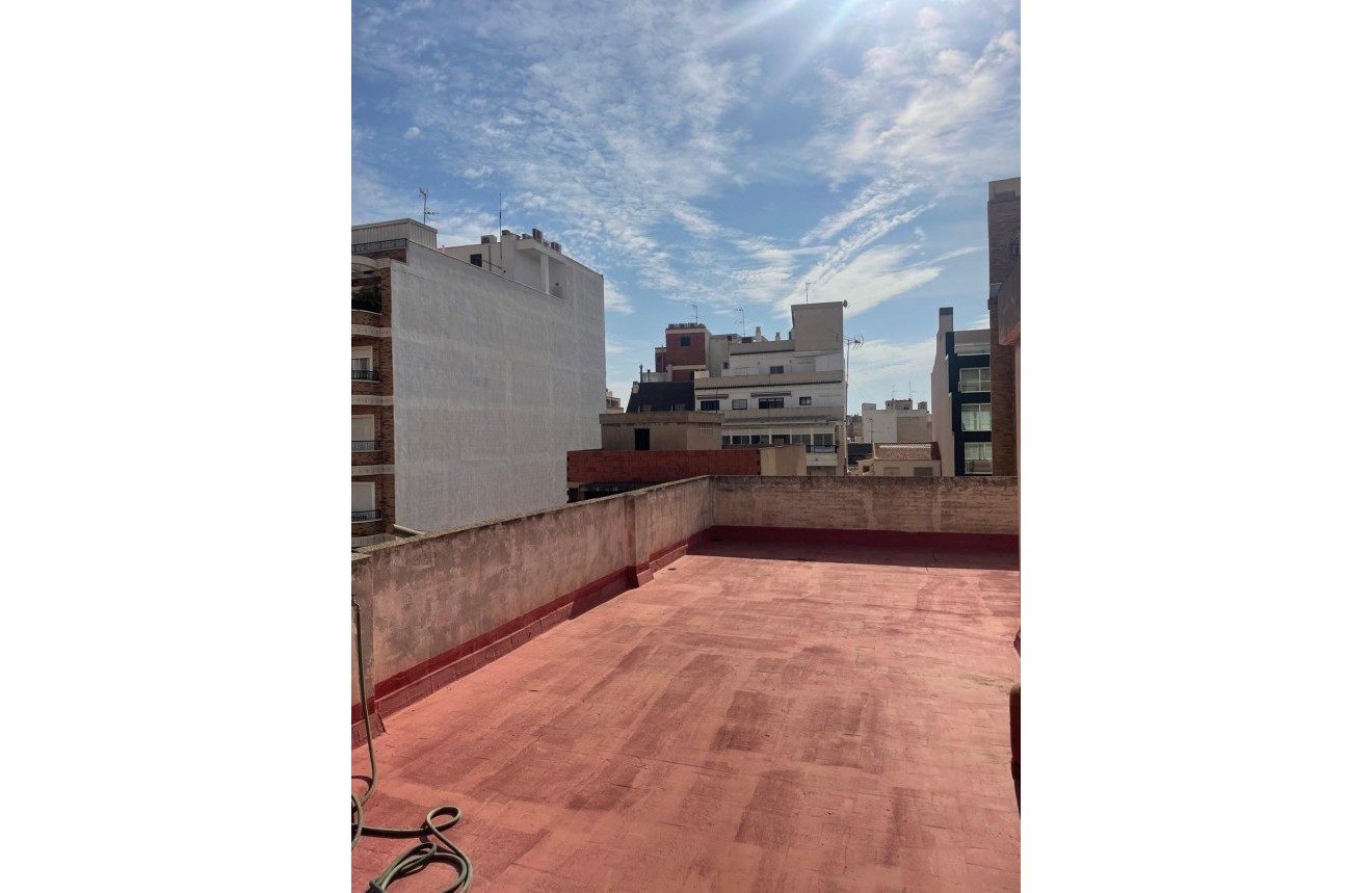 Segunda mano - Apartamento / piso -
Torrevieja - Centro