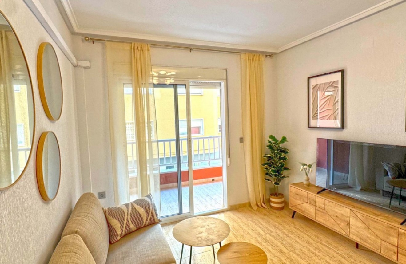 Resale - Apartment / flat -
Torrevieja - Costa Blanca