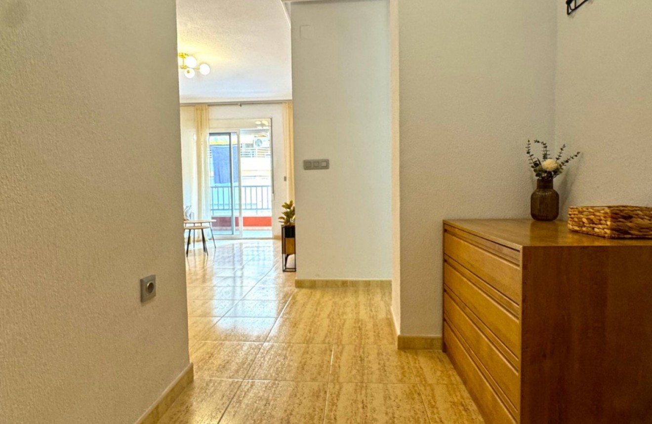 Resale - Apartment / flat -
Torrevieja - Costa Blanca