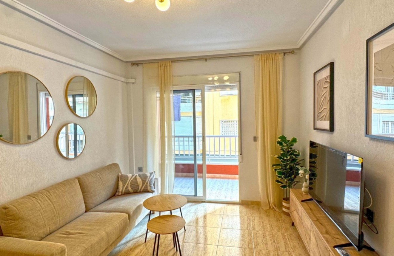 Resale - Apartment / flat -
Torrevieja - Costa Blanca