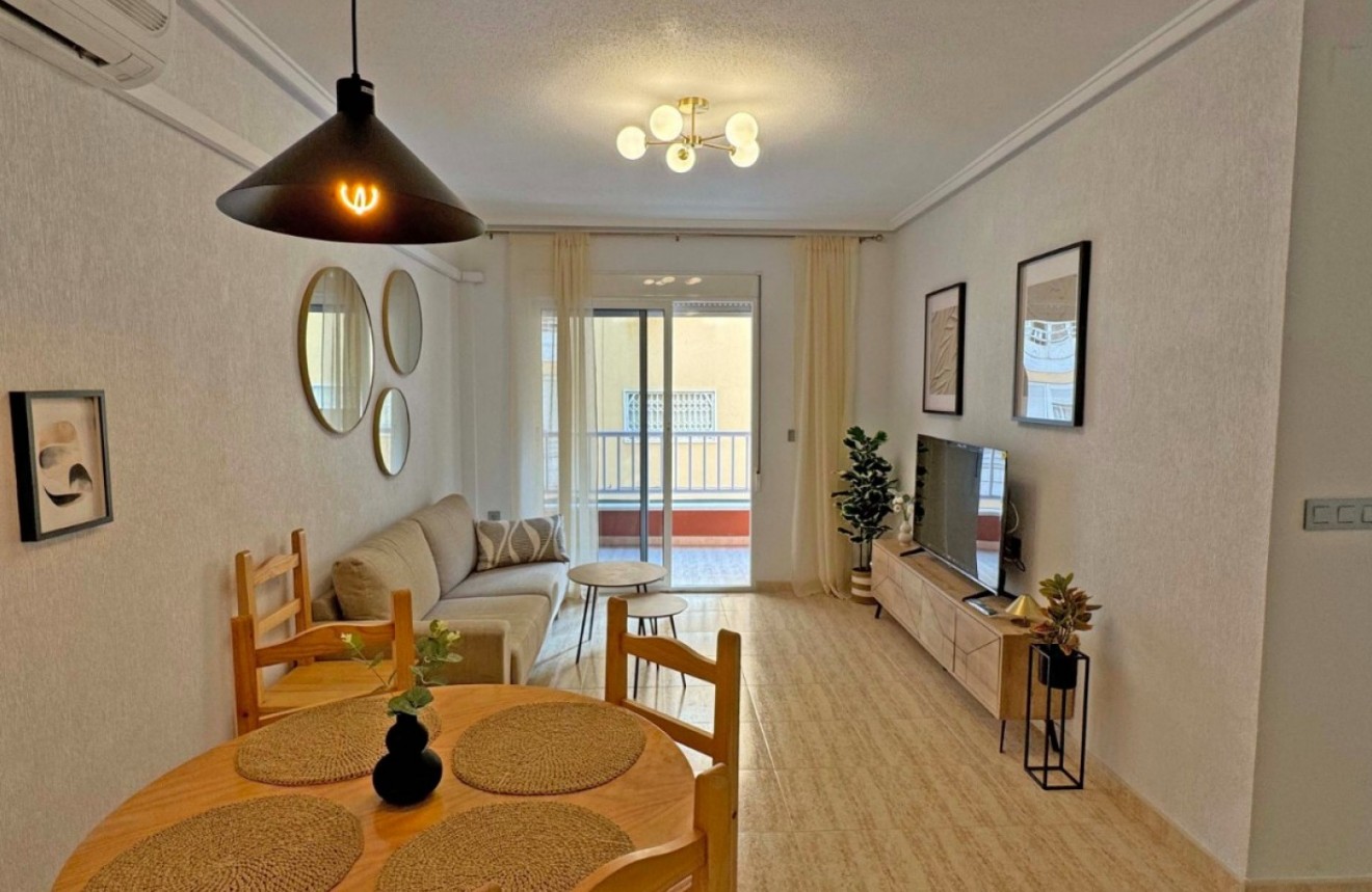 Resale - Apartment / flat -
Torrevieja - Costa Blanca