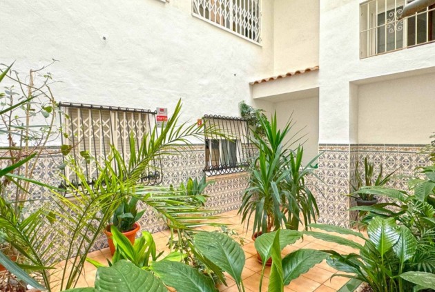 Resale - Apartment / flat -
Torrevieja - Costa Blanca