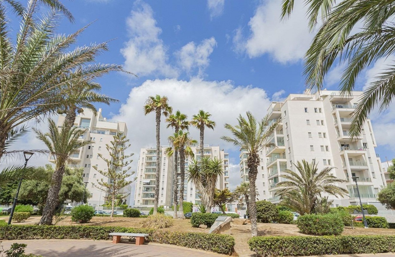 Resale - Apartment / flat -
Torrevieja - La Mata