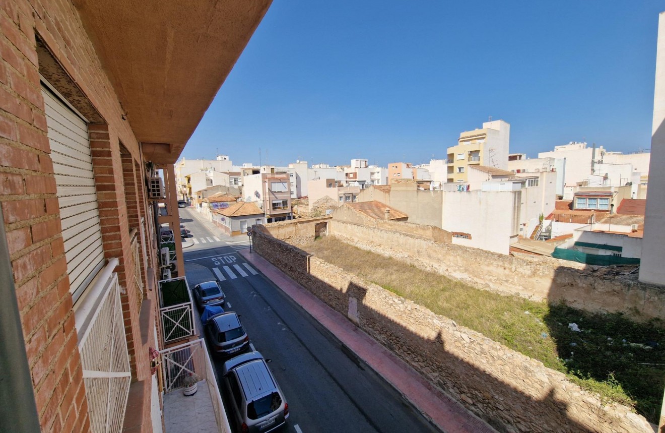 Aus zweiter Hand - Wohnung -
Torrevieja - Centro