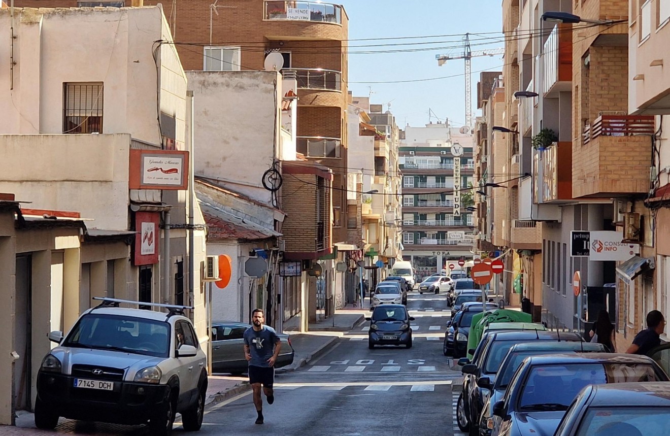 Aus zweiter Hand - Wohnung -
Torrevieja - Centro