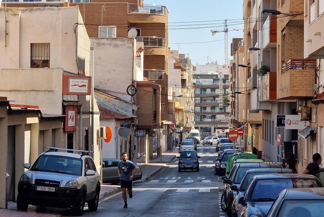 Aus zweiter Hand - Wohnung -
Torrevieja - Centro