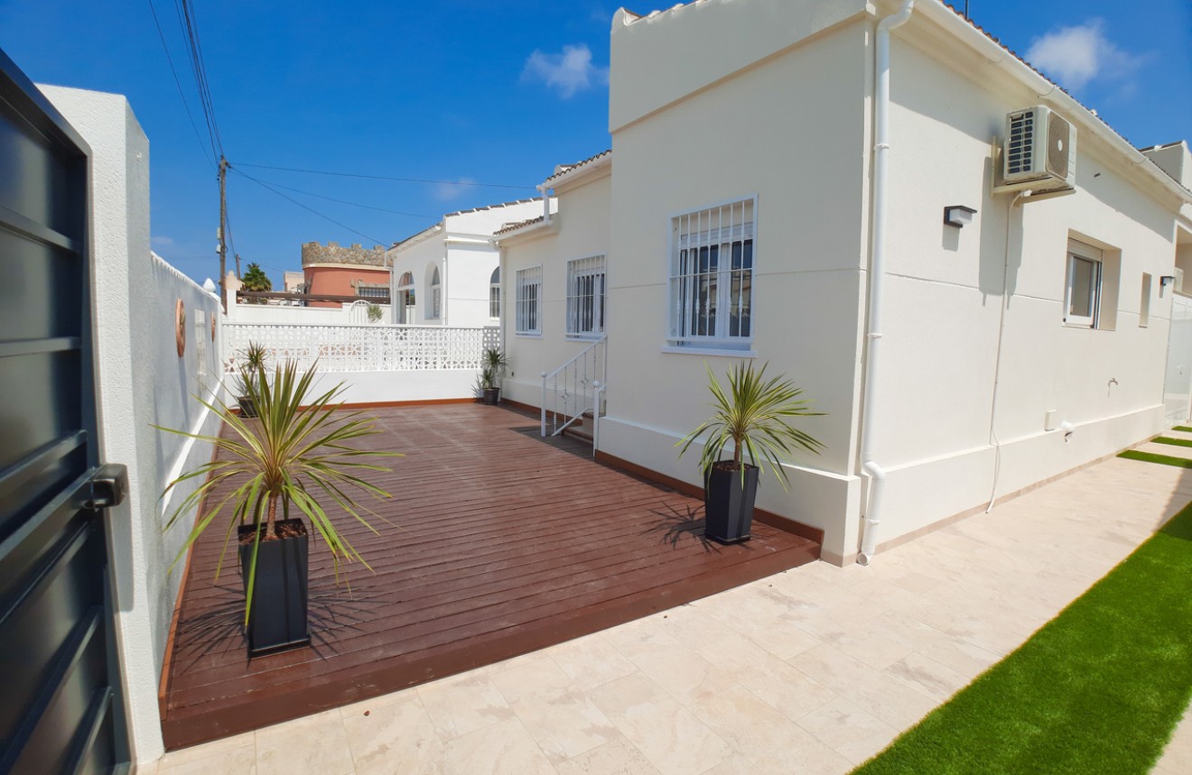 Aus zweiter Hand - Chalet -
Torrevieja - Costa Blanca