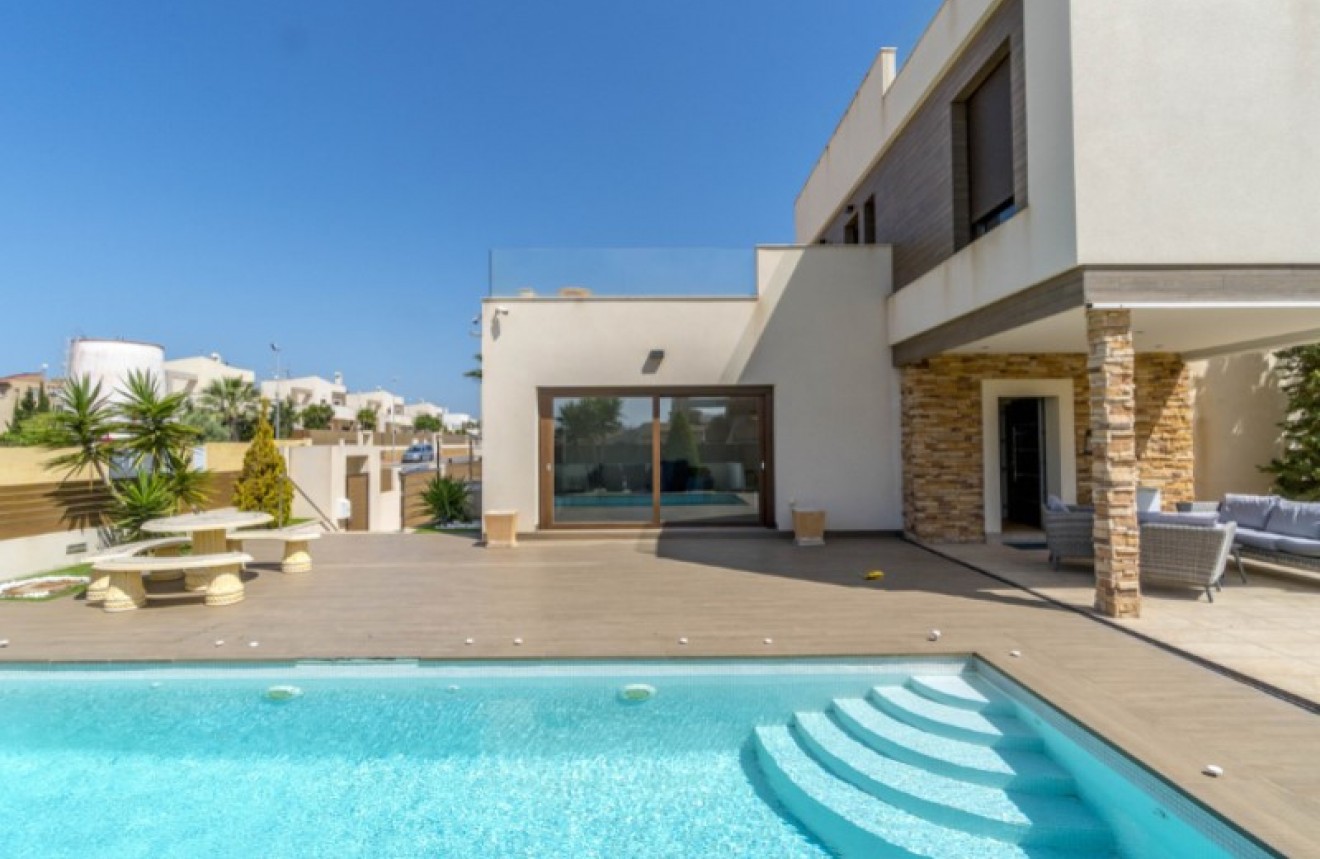 Tweedehands - Chalet -
Torrevieja - Costa Blanca