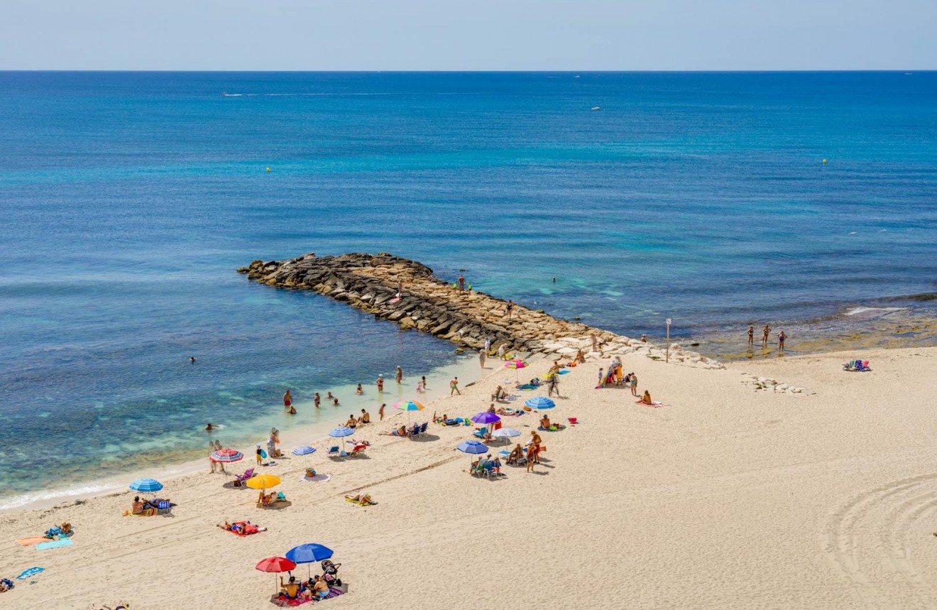 Z drugiej ręki - Szalet -
Torrevieja - Playa de los Locos