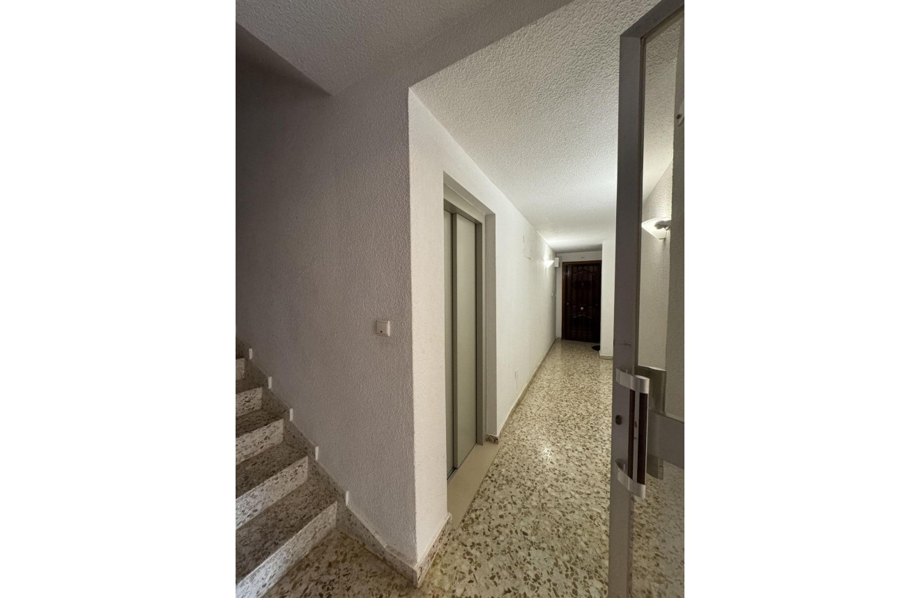 Resale - Apartment / flat -
Torrevieja - Playa del Cura