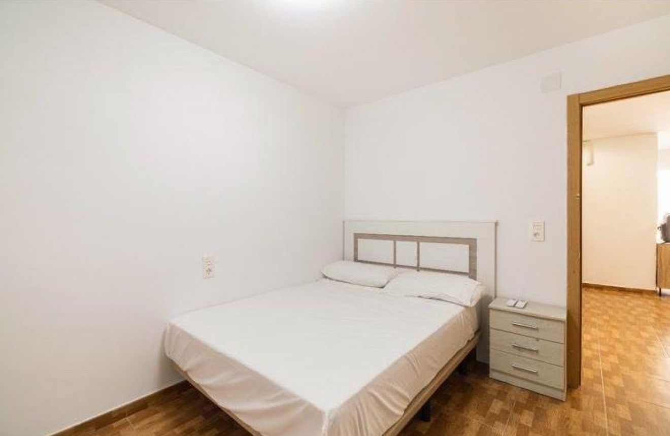 Segunda mano - Apartamento / piso -
Torrevieja - La Mata