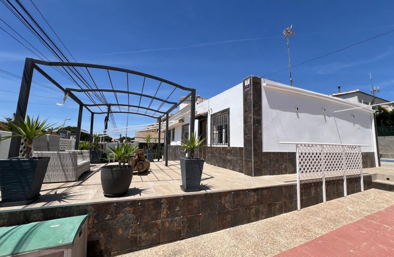 Aus zweiter Hand - Chalet -
Torrevieja - Los Balcones