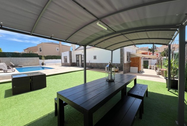 Aus zweiter Hand - Chalet -
Torrevieja - Los Balcones